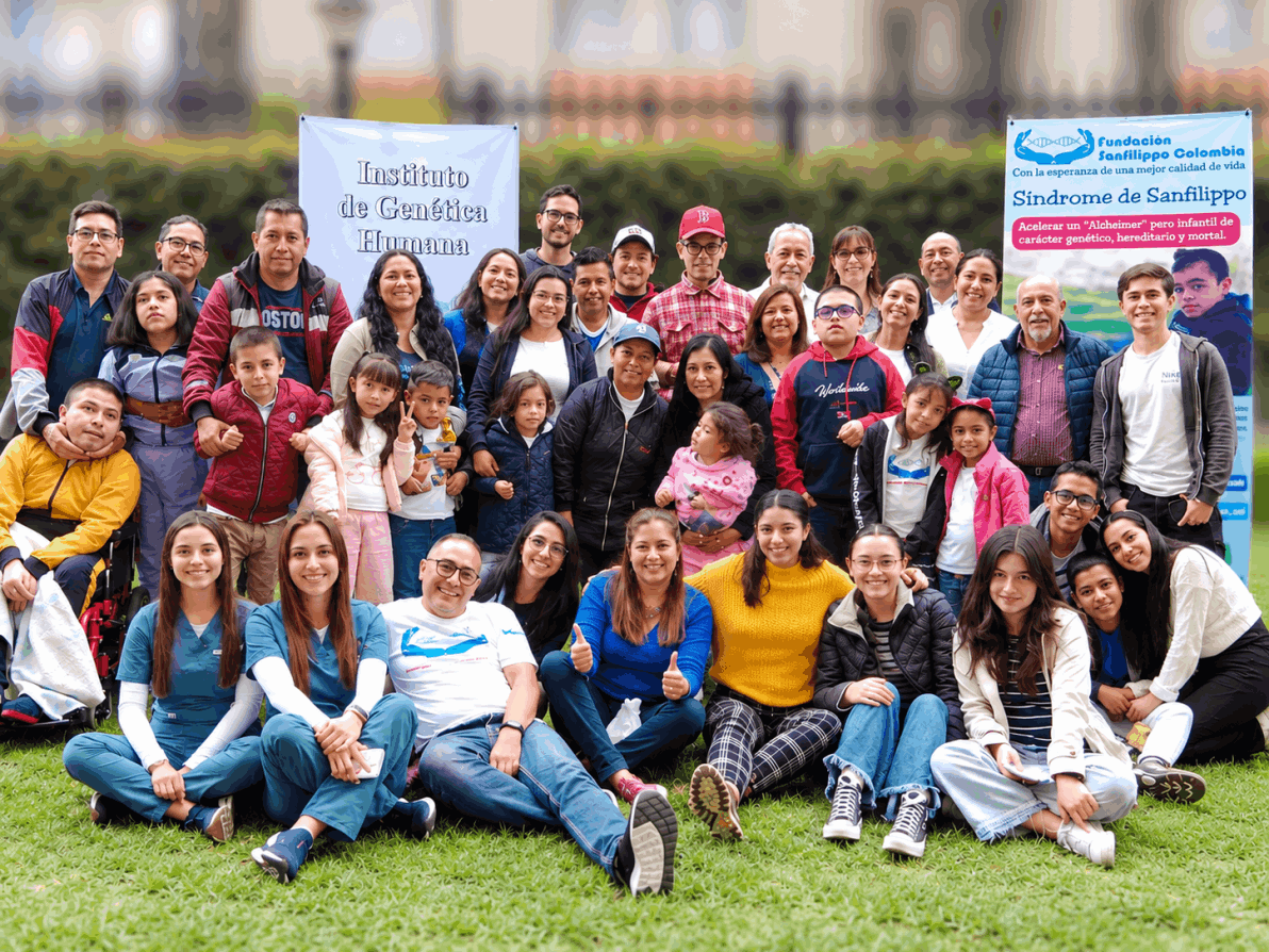 Familias y equipo de la Fundación Sanfilippo Colombia